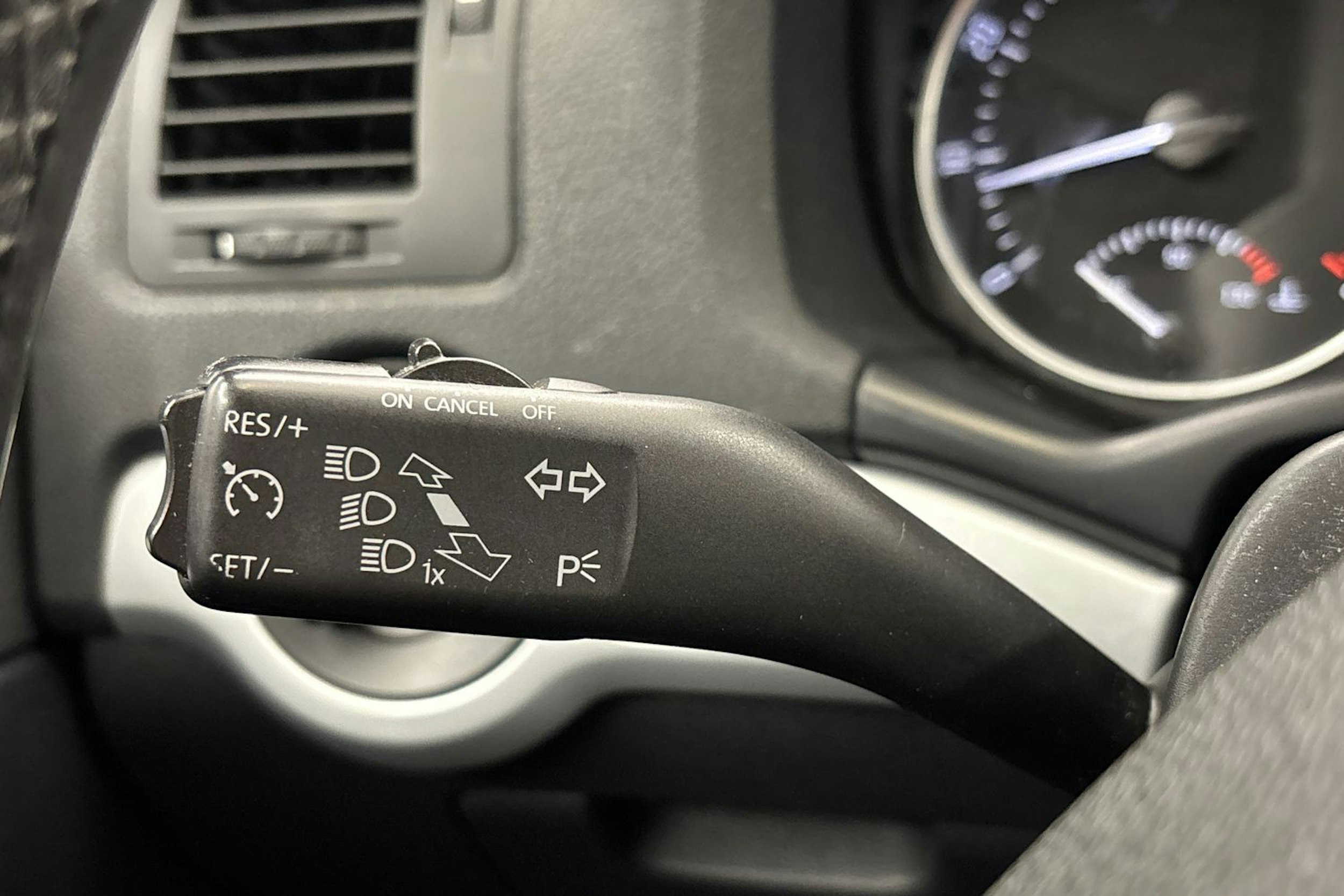 sininen Skoda Octavia 2013 kuva 16.