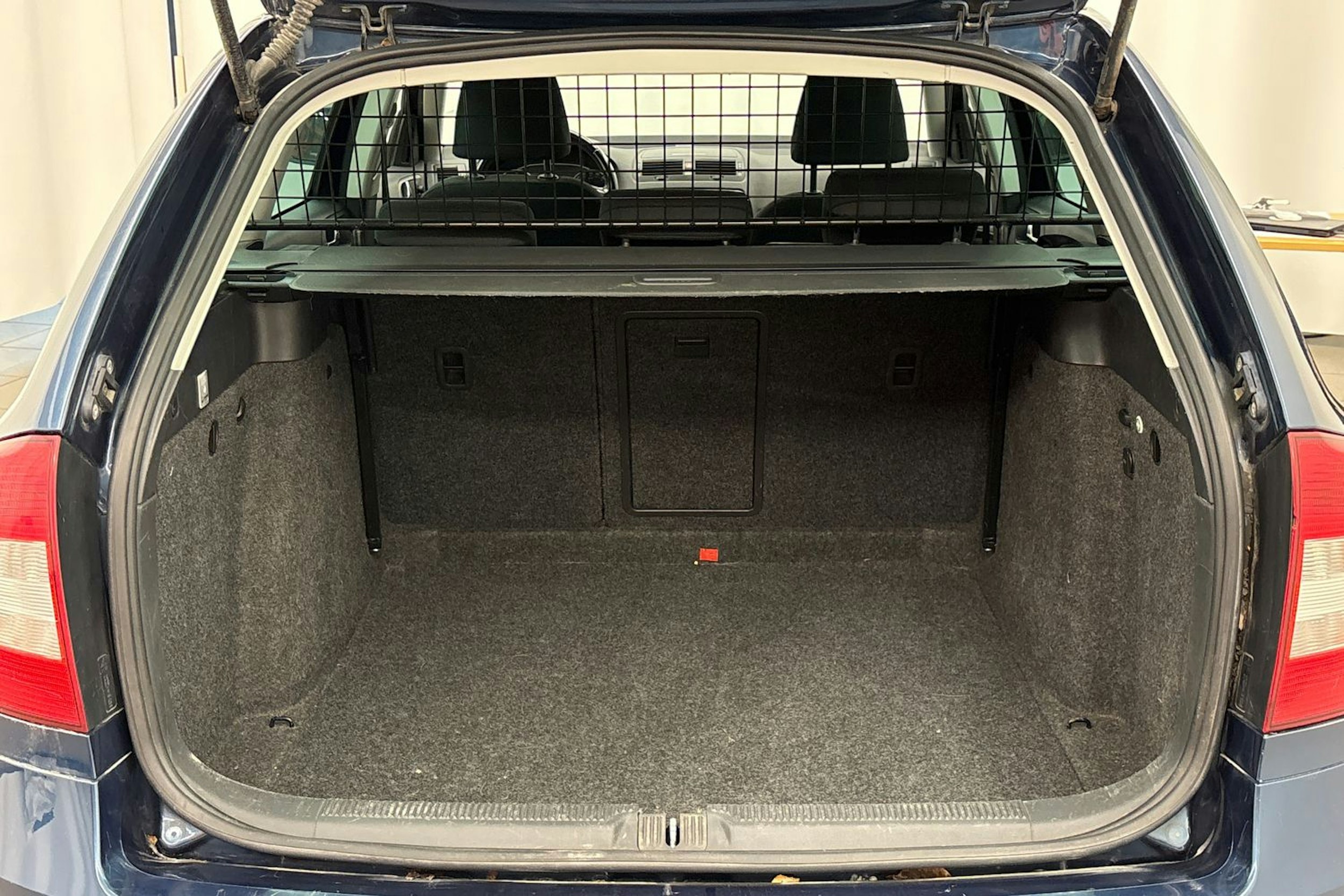 sininen Skoda Octavia 2013 kuva 20.