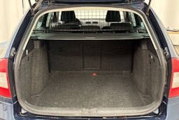 sininen Skoda Octavia 2013 kuva 20.