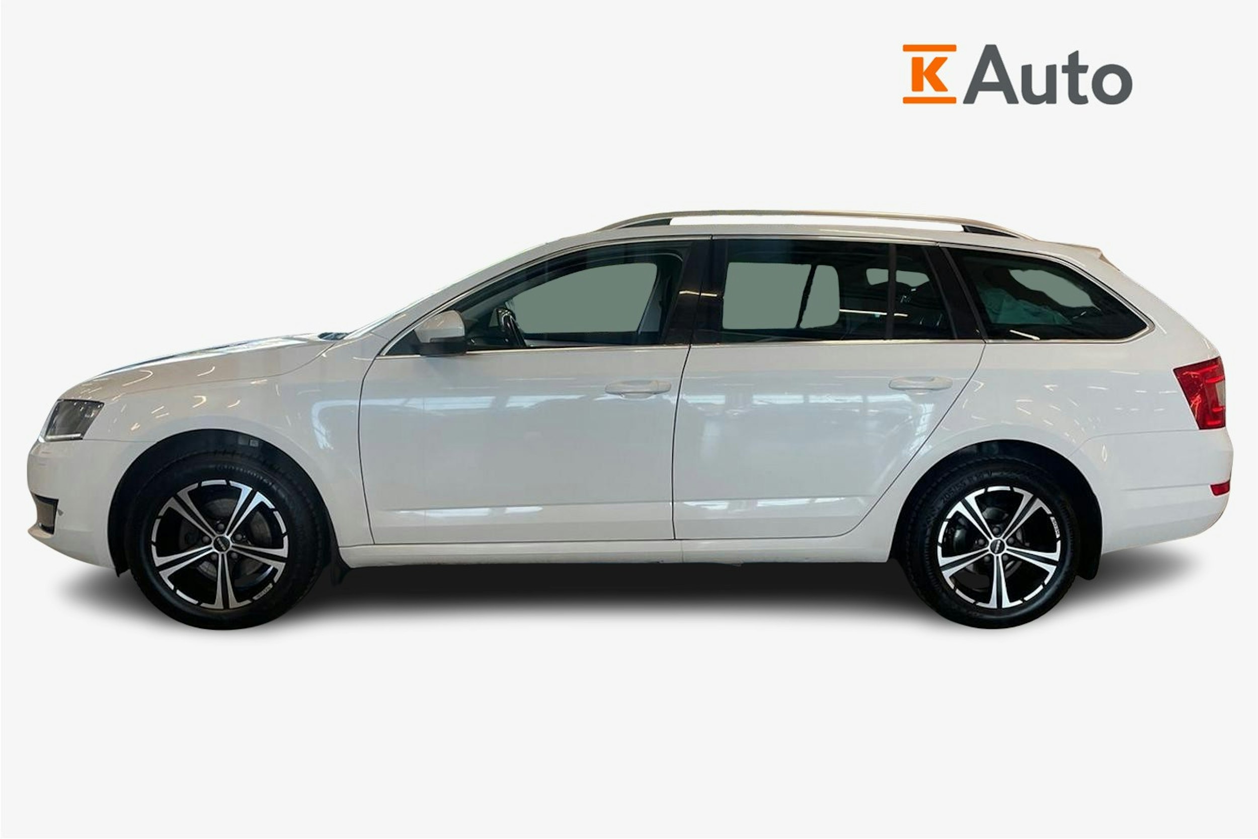 Valkoinen Skoda OCTAVIA 2014 kuva 6.