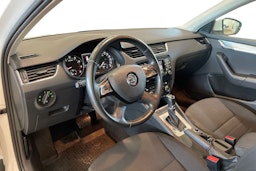 Valkoinen Skoda OCTAVIA 2014 kuva 7.