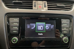 Valkoinen Skoda OCTAVIA 2014 kuva 22.