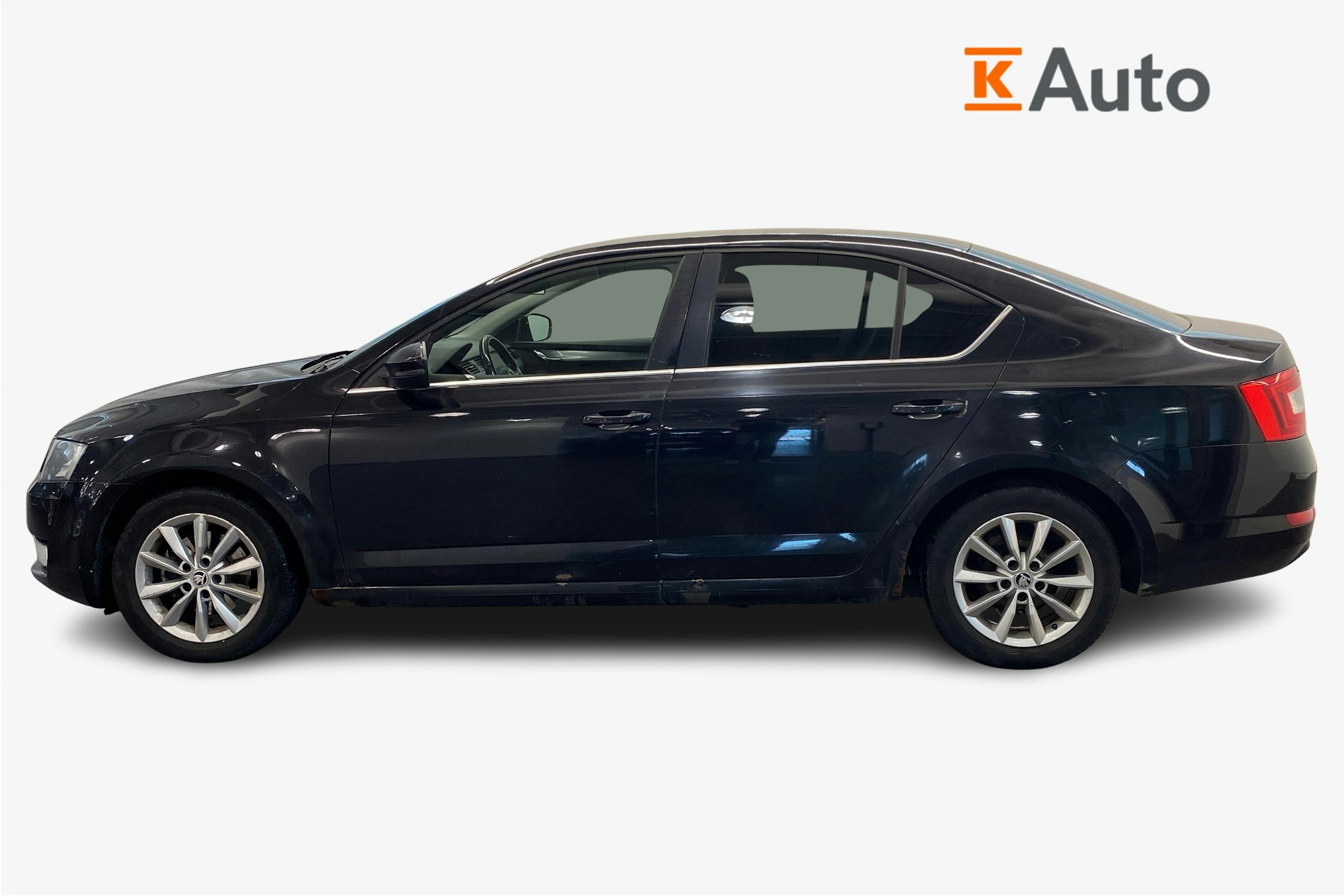 musta Skoda Octavia 2013 kuva 6.