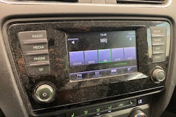 musta Skoda Octavia 2013 kuva 20.