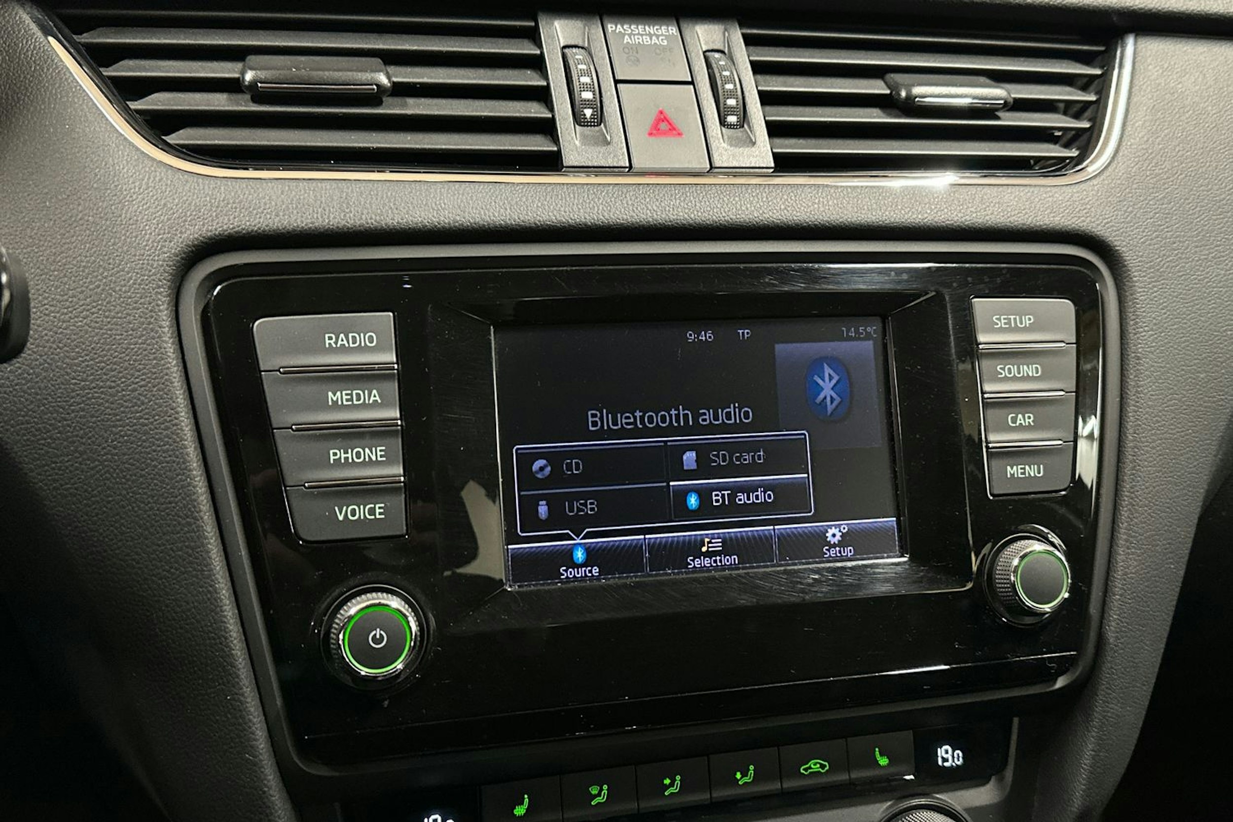 ruskea (beige) Skoda Octavia 2014 kuva 15.