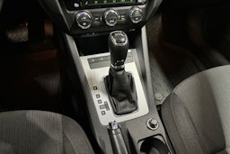 ruskea (beige) Skoda Octavia 2014 kuva 18.