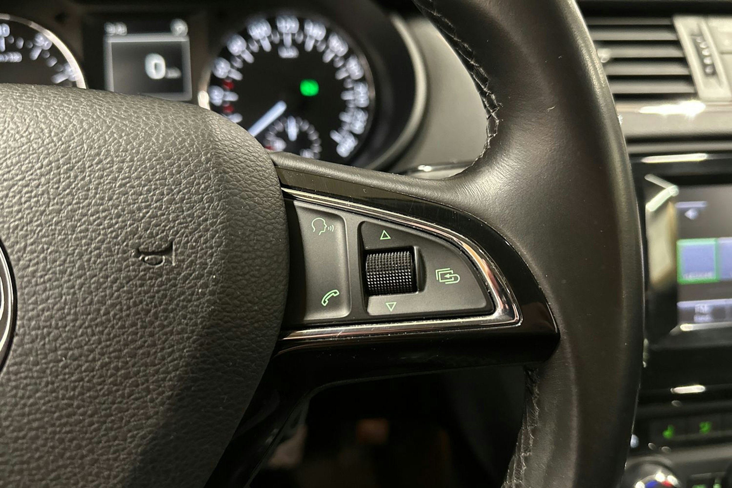 ruskea (beige) Skoda Octavia 2014 kuva 23.