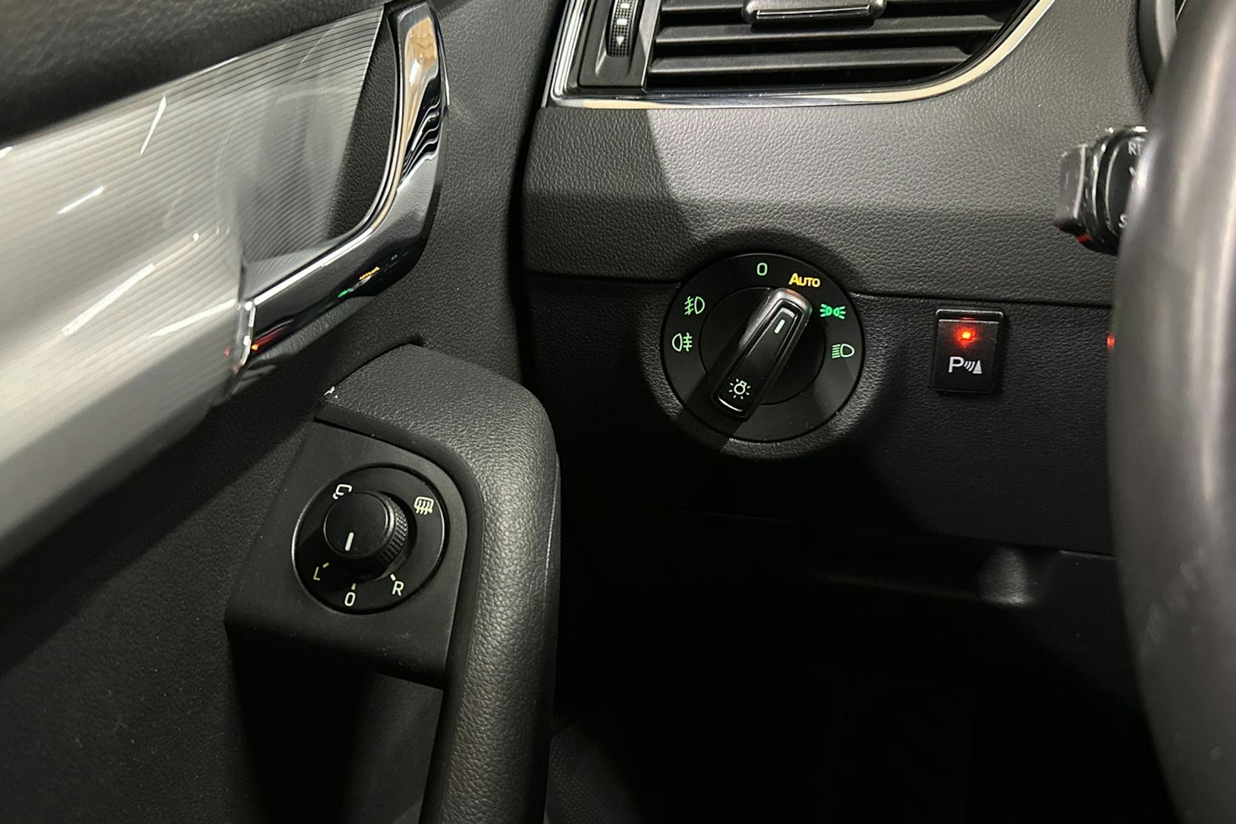 ruskea (beige) Skoda Octavia 2014 kuva 24.