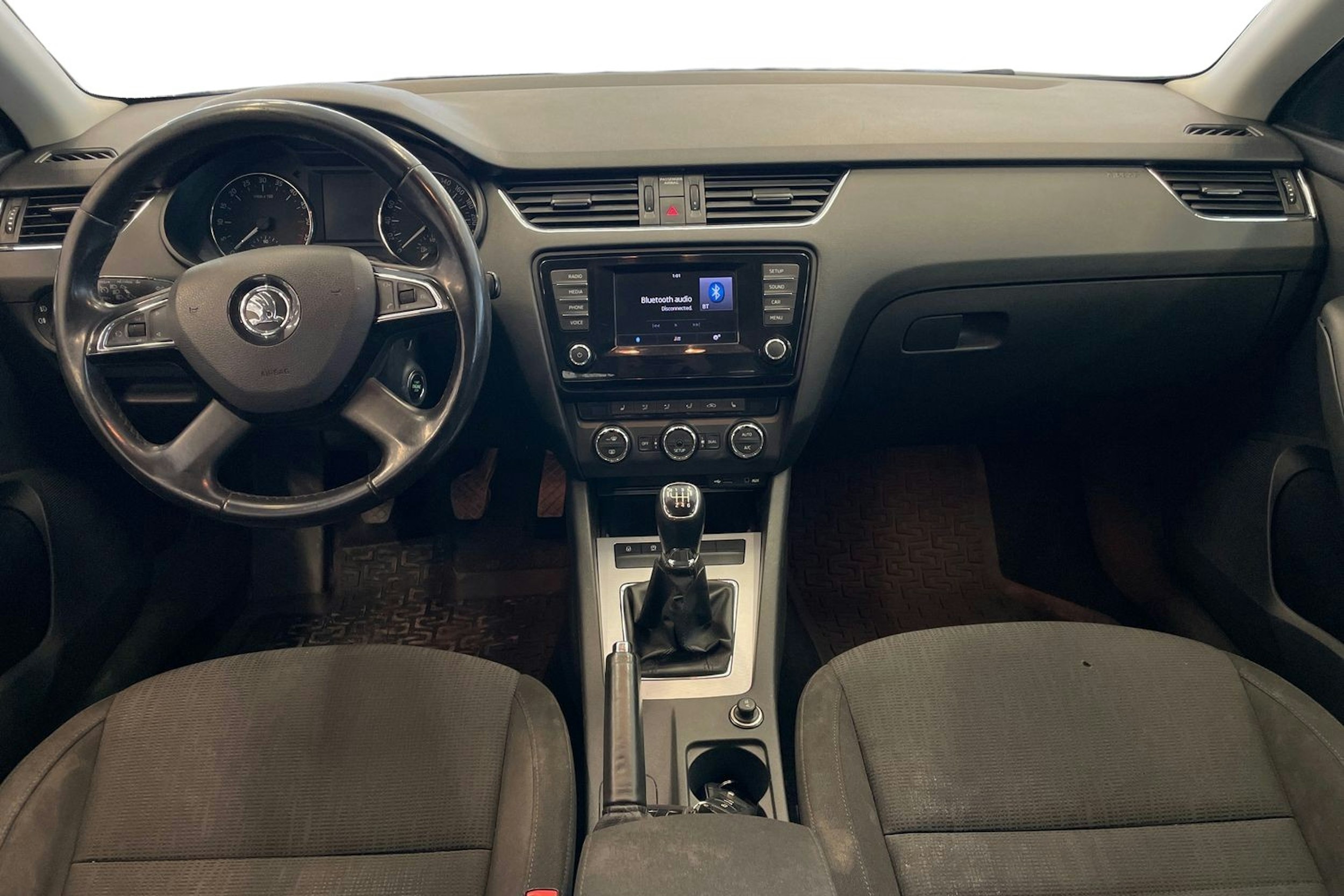 Ruskea (beige) Skoda OCTAVIA 2013 kuva 9.