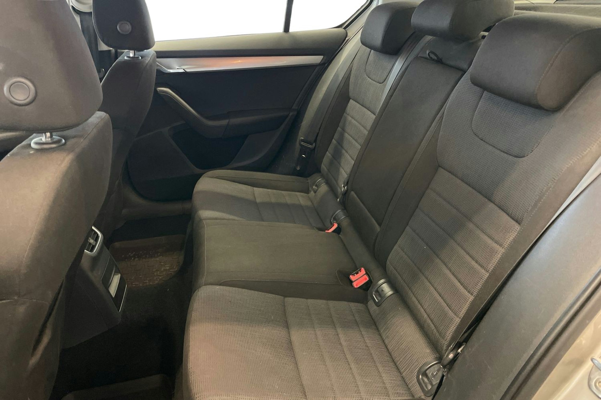 Ruskea (beige) Skoda OCTAVIA 2013 kuva 10.