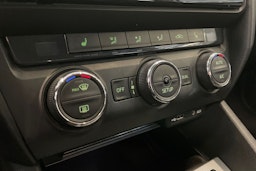 Ruskea (beige) Skoda OCTAVIA 2013 kuva 17.