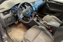 musta Skoda Octavia 2014 kuva 3.