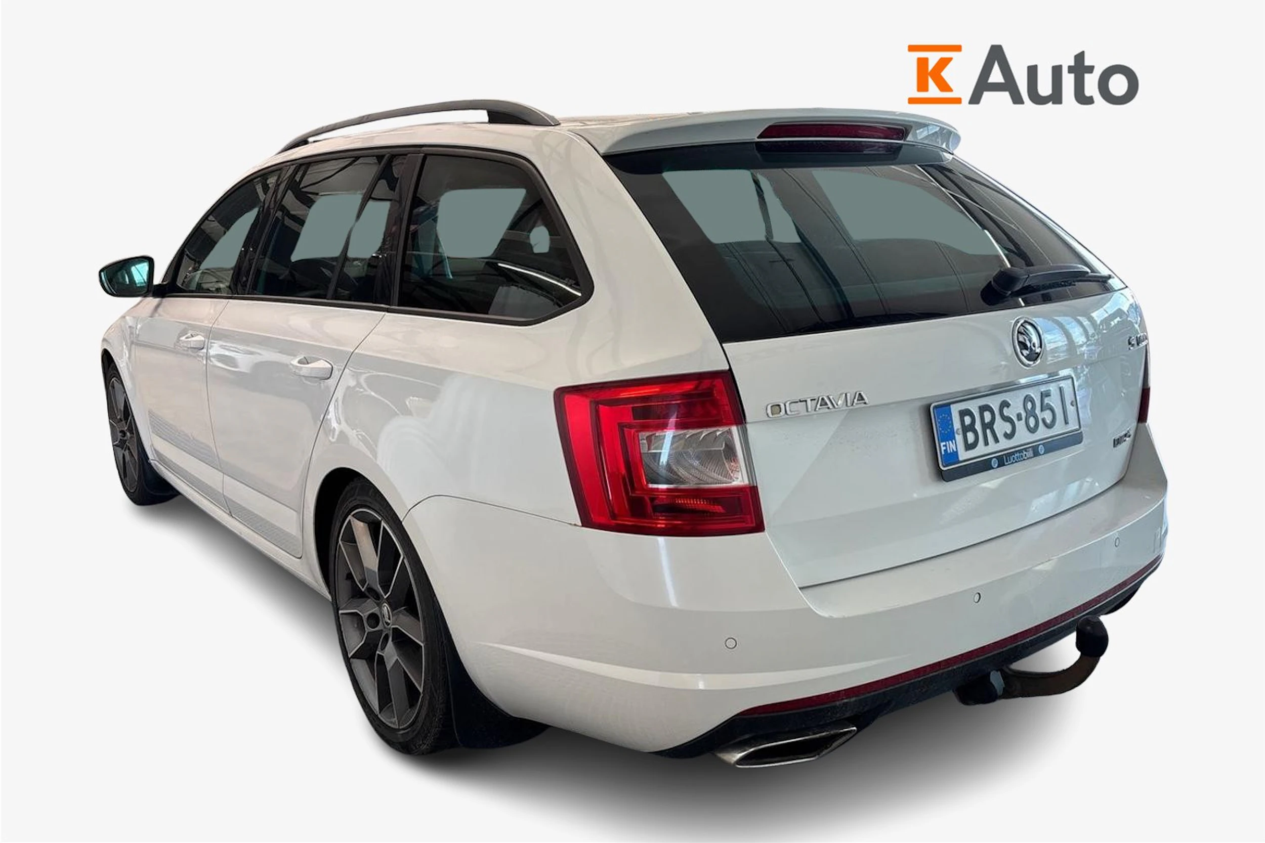valkoinen Skoda Octavia 2014 kuva 2.