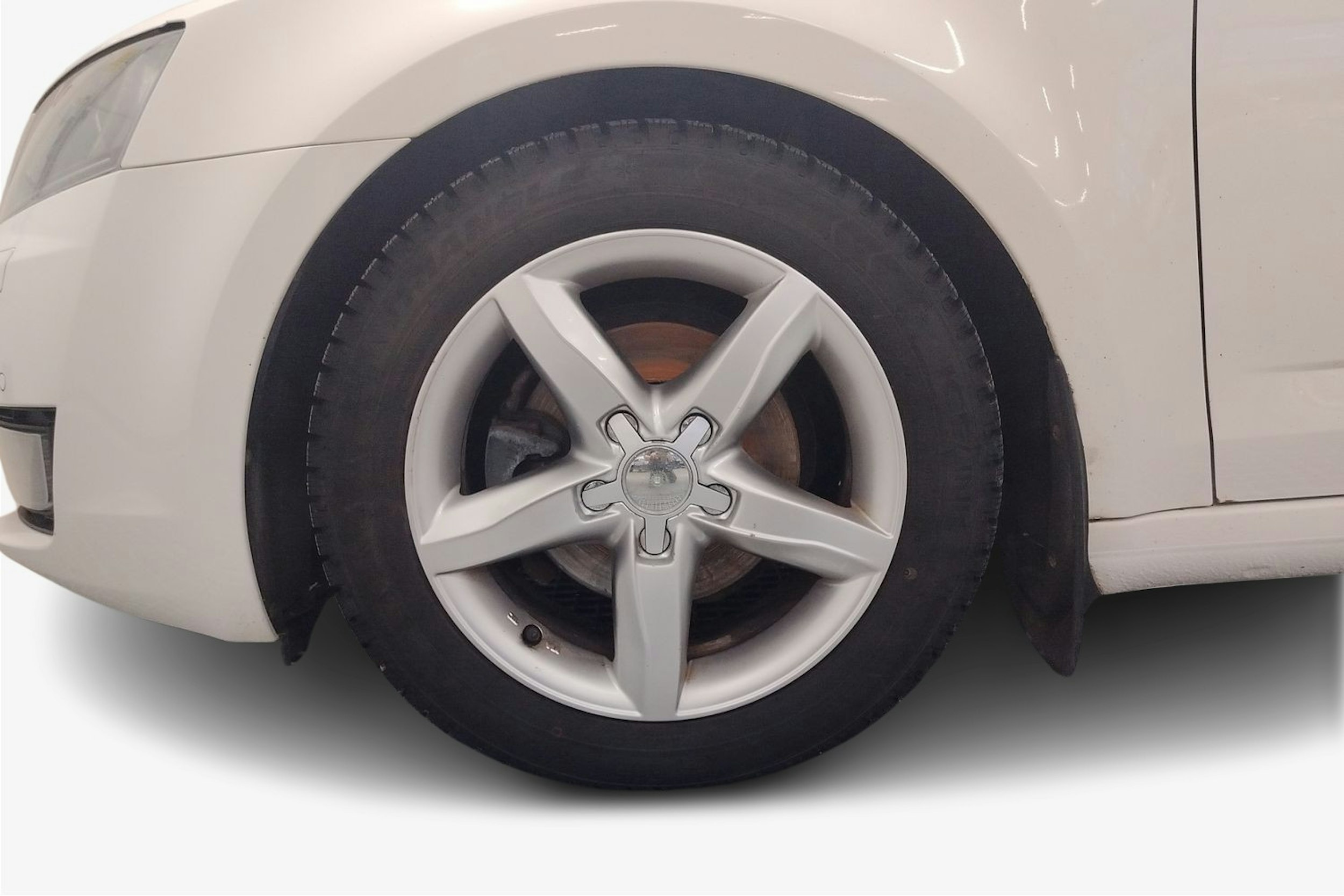 valkoinen Skoda Octavia 2014 kuva 9.