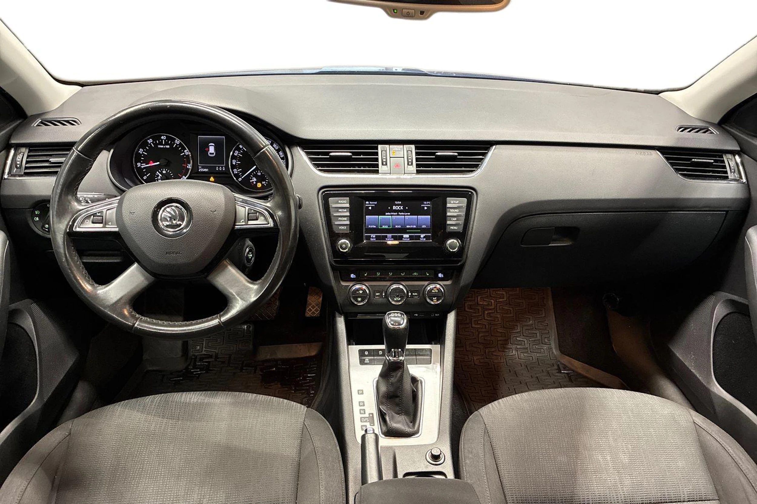 sininen Skoda Octavia 2014 kuva 7.