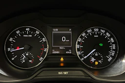 sininen Skoda Octavia 2014 kuva 12.
