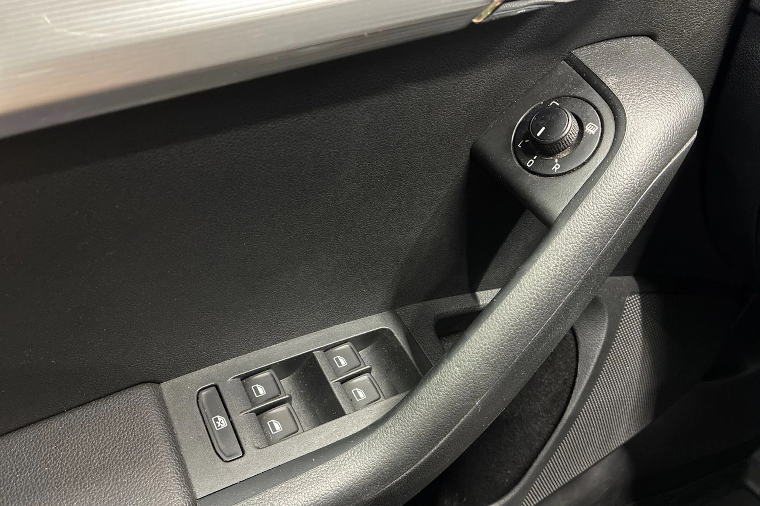 sininen Skoda Octavia 2014 kuva 17.