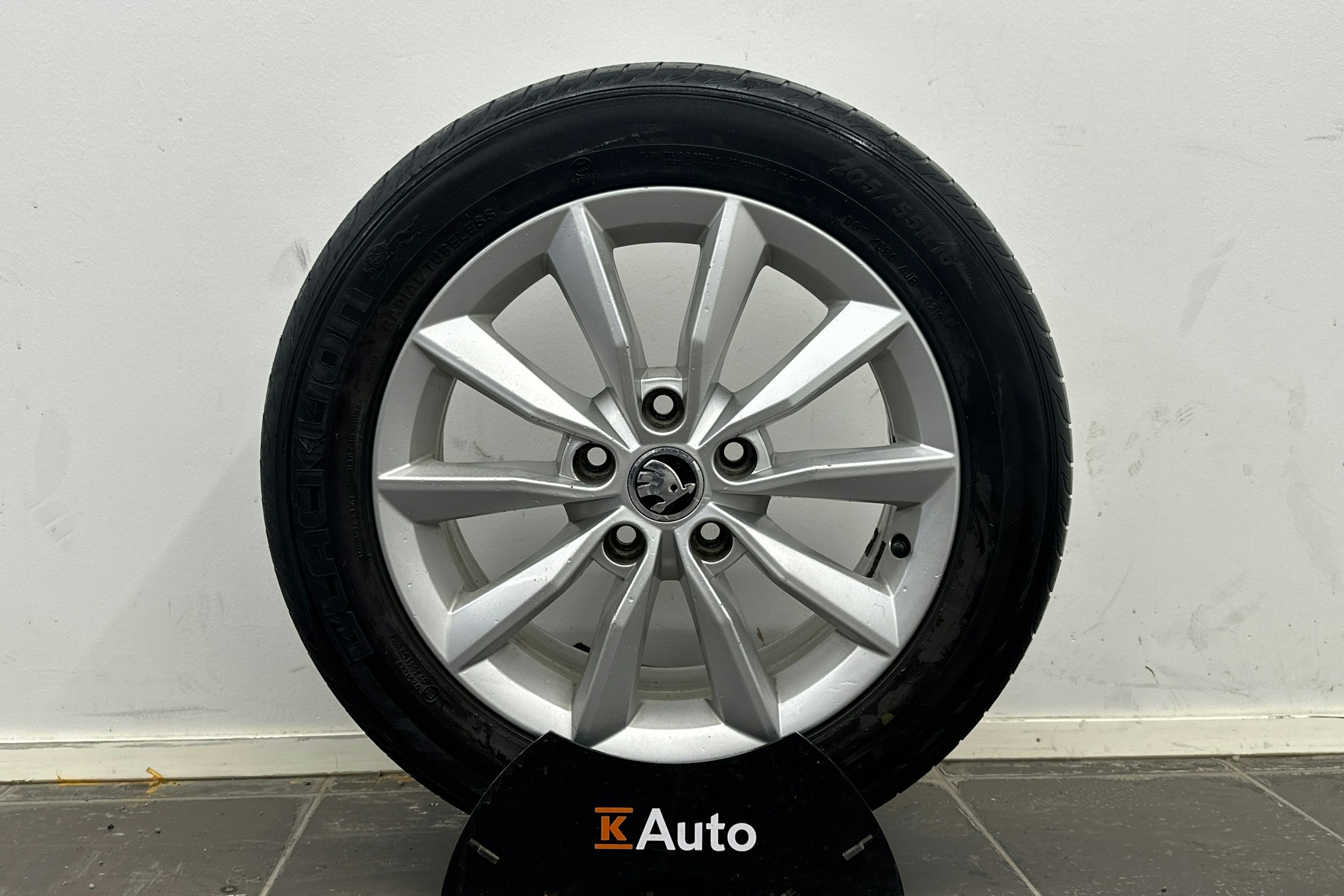 ruskea (beige) Skoda Octavia 2014 kuva 13.