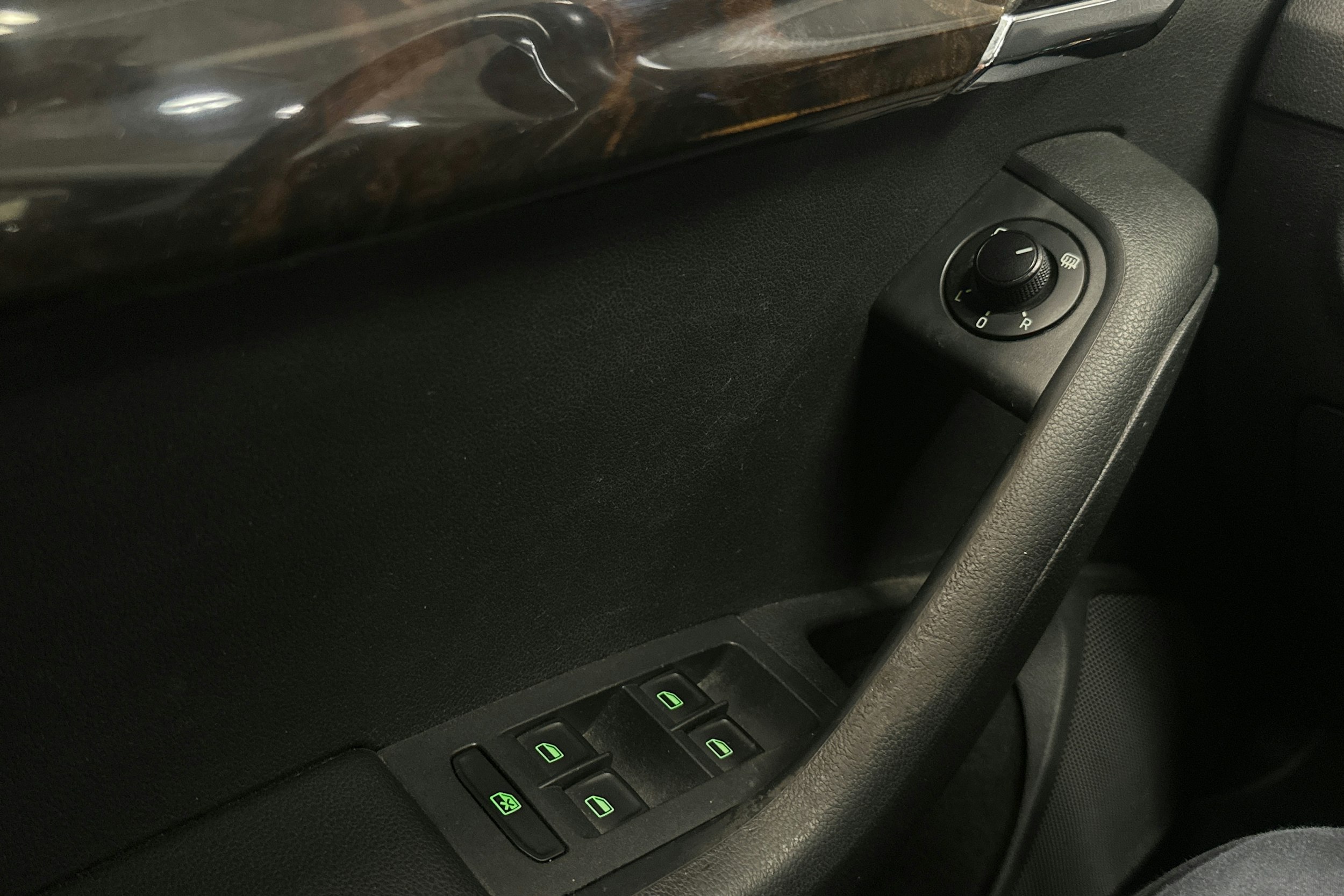 ruskea (beige) Skoda Octavia 2014 kuva 16.