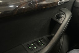 ruskea (beige) Skoda Octavia 2014 kuva 16.