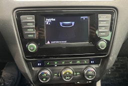 ruskea (beige) Skoda Octavia 2014 kuva 18.