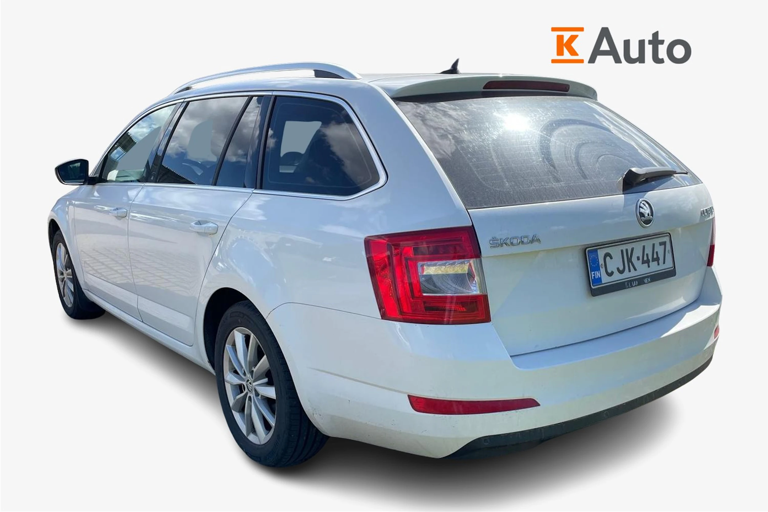 valkoinen Skoda Octavia 2014 kuva 2.