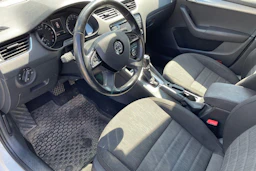 valkoinen Skoda Octavia 2014 kuva 3.