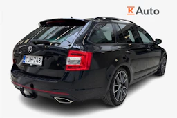 Musta Skoda OCTAVIA 2014 kuva 2.