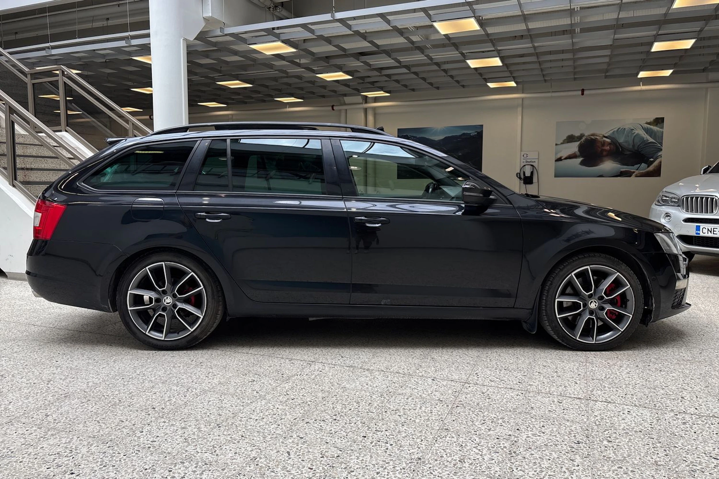 Musta Skoda OCTAVIA 2014 kuva 12.