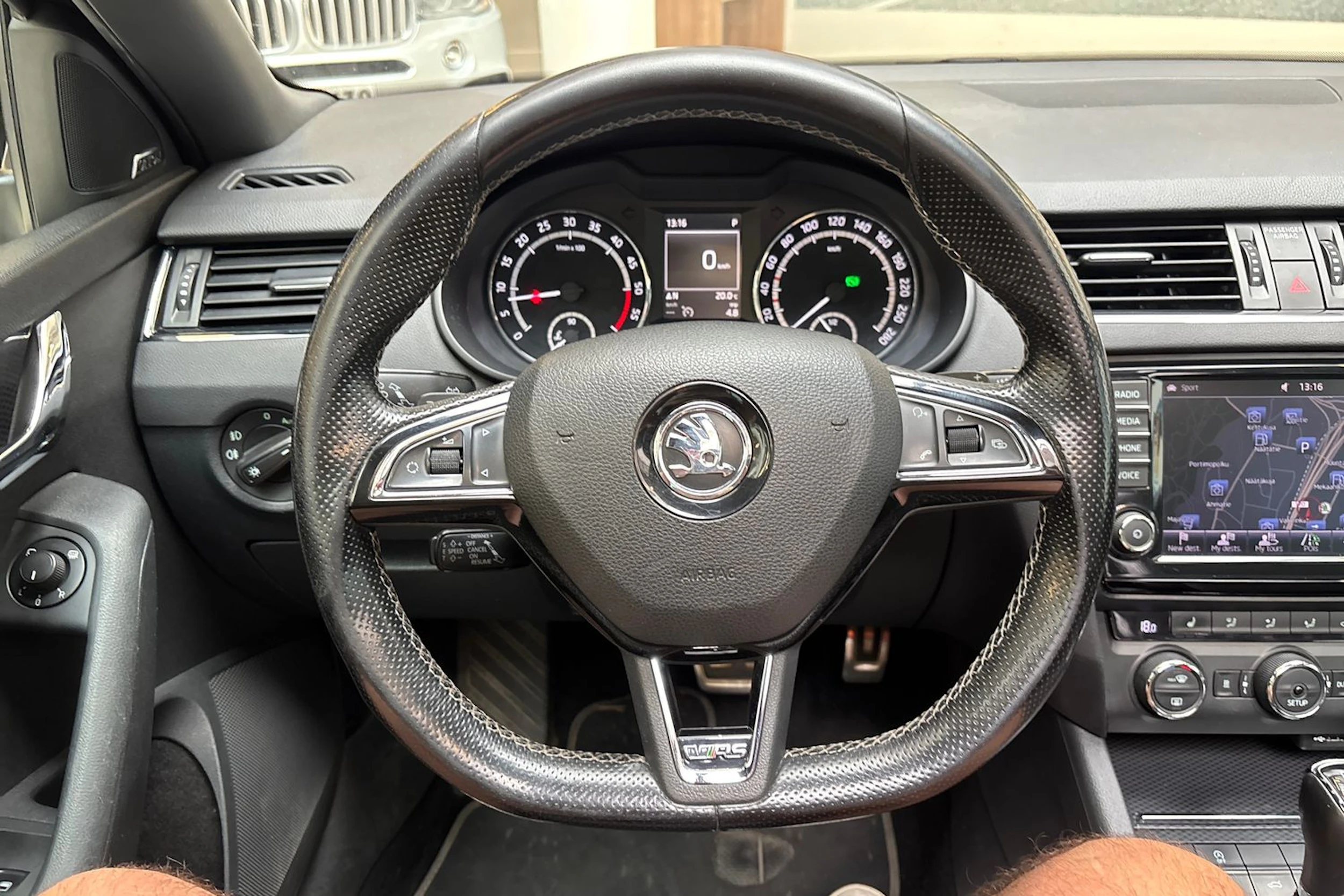Musta Skoda OCTAVIA 2014 kuva 27.