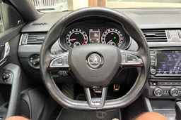 Musta Skoda OCTAVIA 2014 kuva 27.