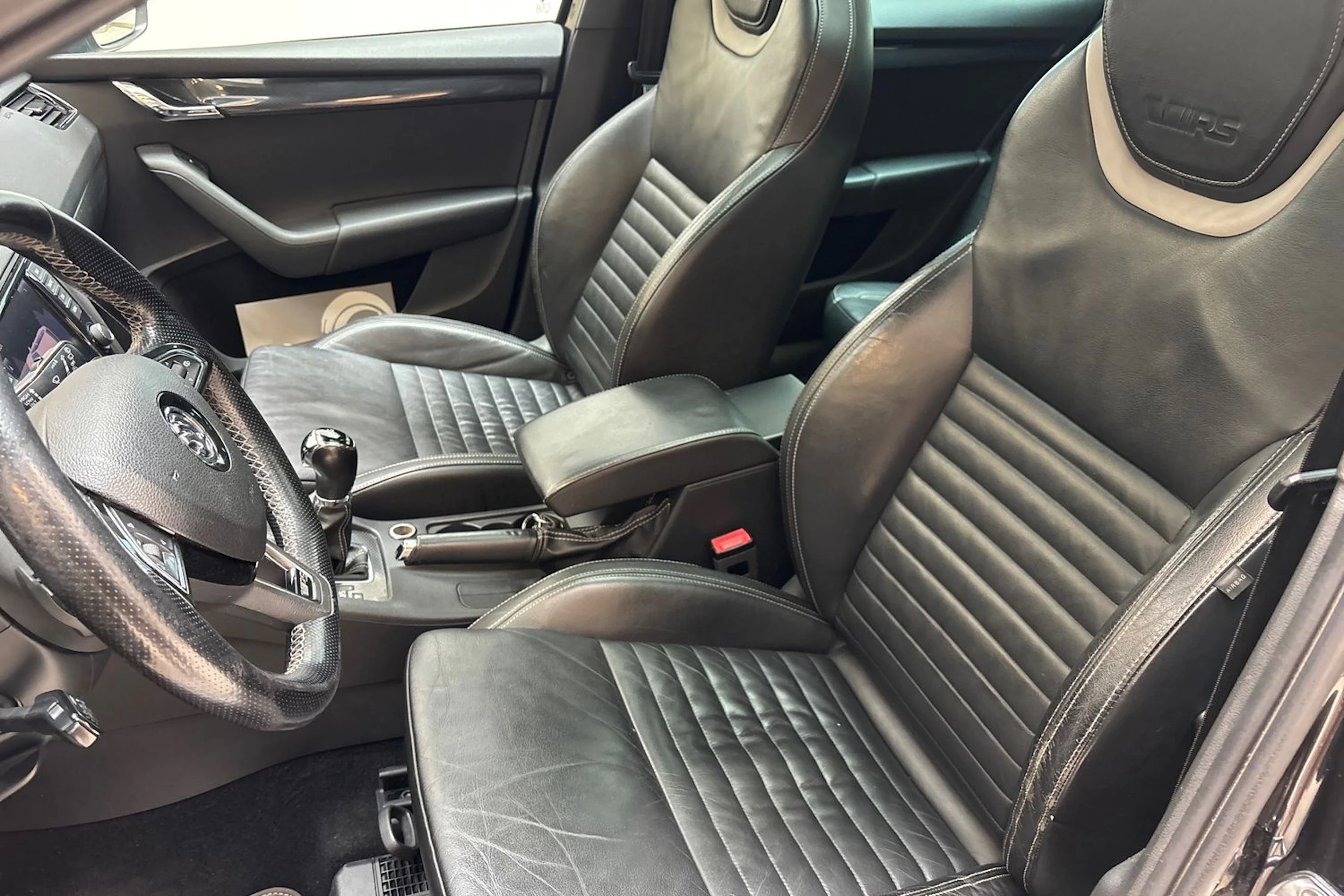 Musta Skoda OCTAVIA 2014 kuva 30.