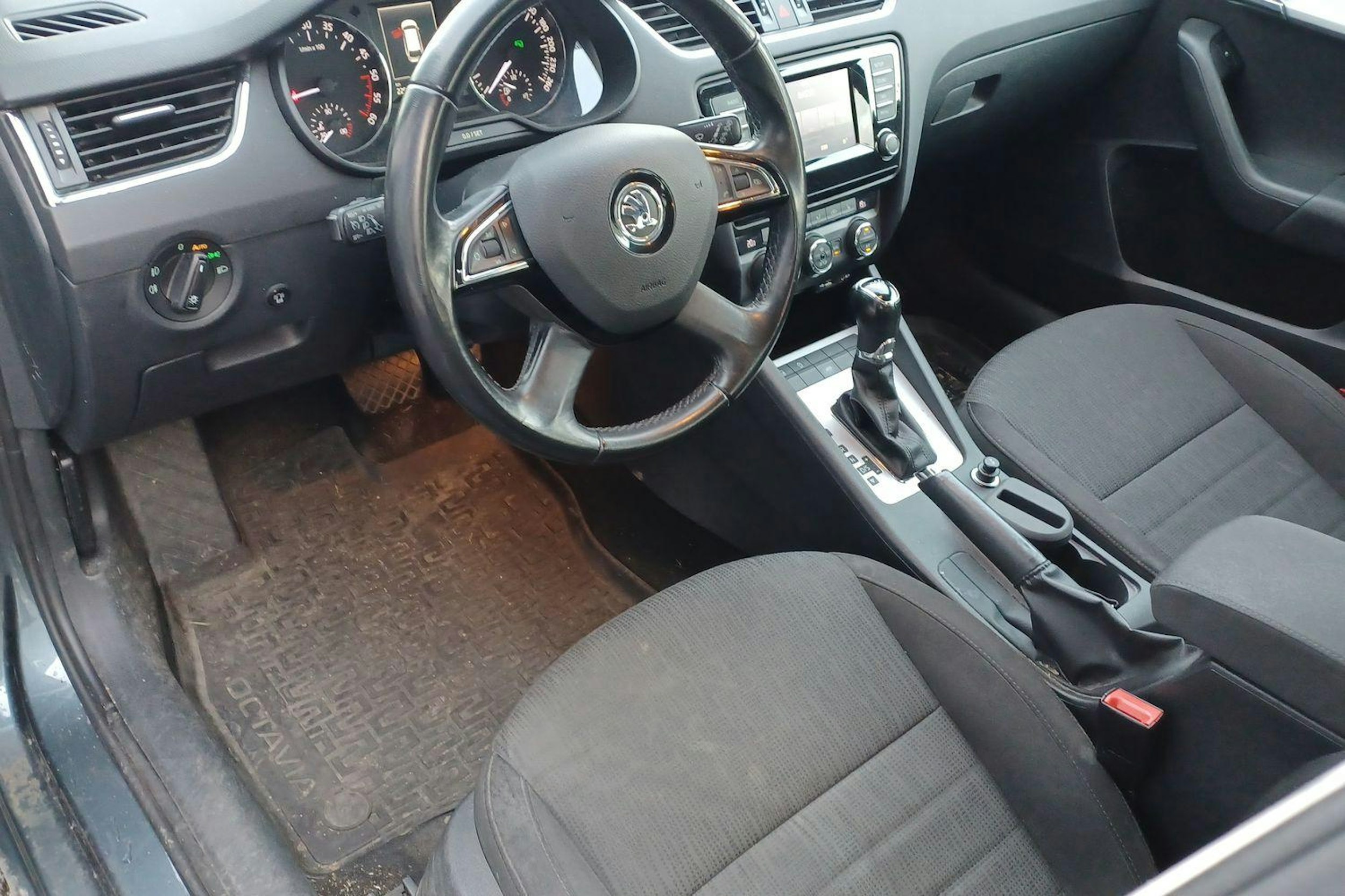 met. harmaa Skoda Octavia 2014 kuva 3.