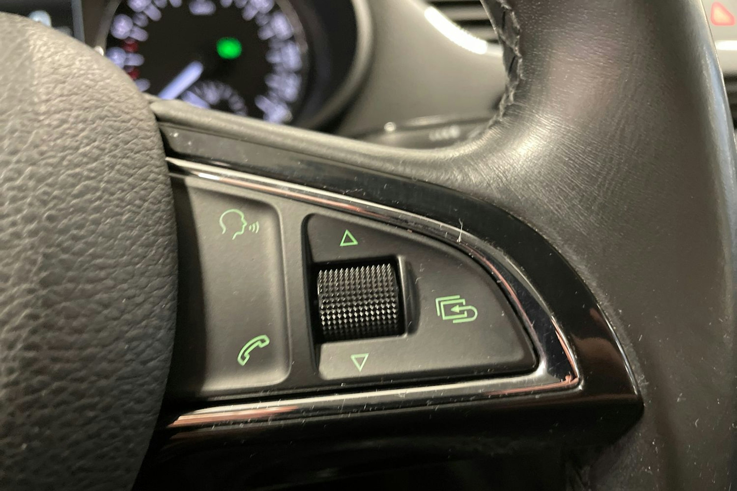 met. harmaa Skoda Octavia 2014 kuva 16.