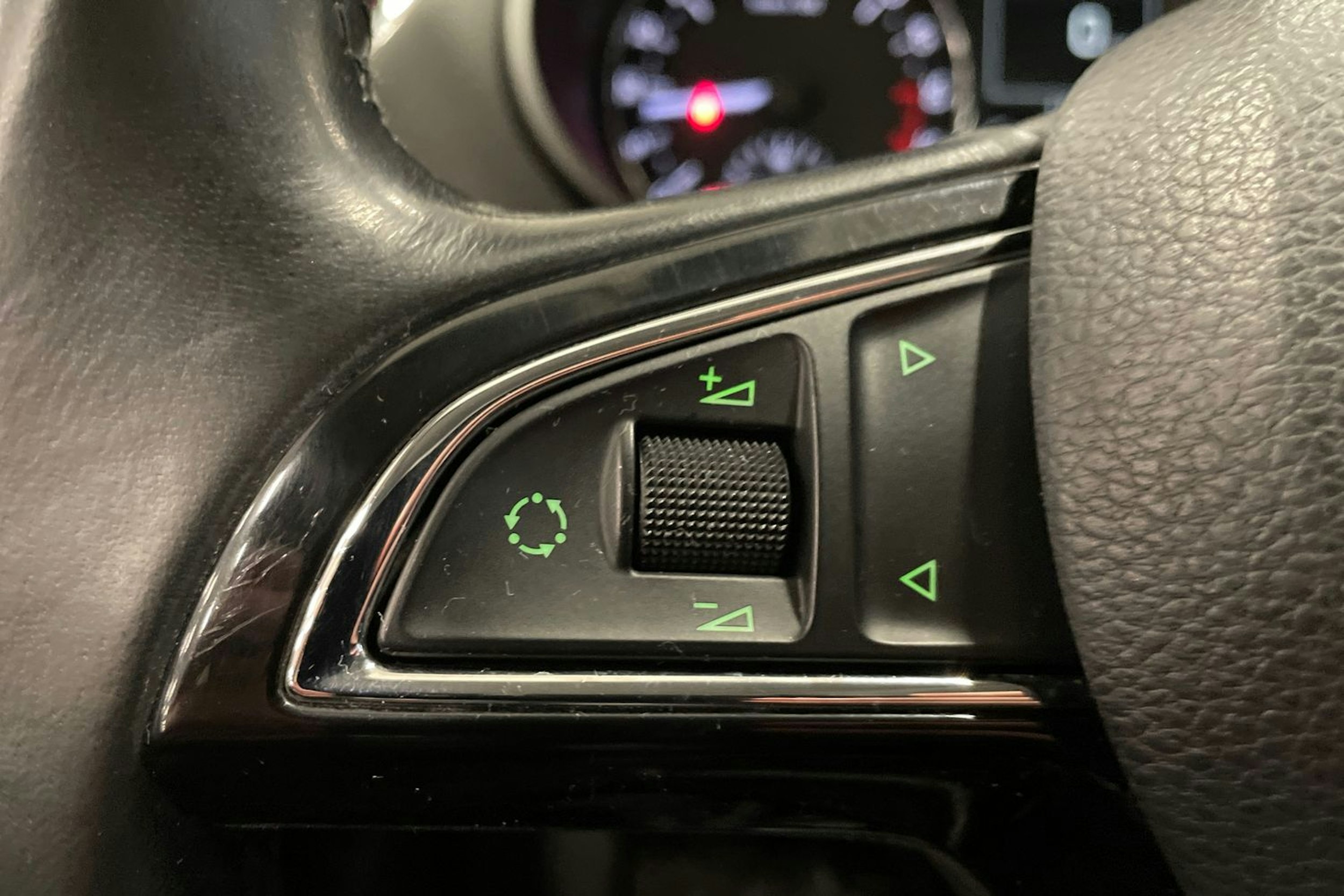 met. harmaa Skoda Octavia 2014 kuva 17.