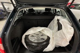 met. harmaa Skoda Octavia 2014 kuva 31.