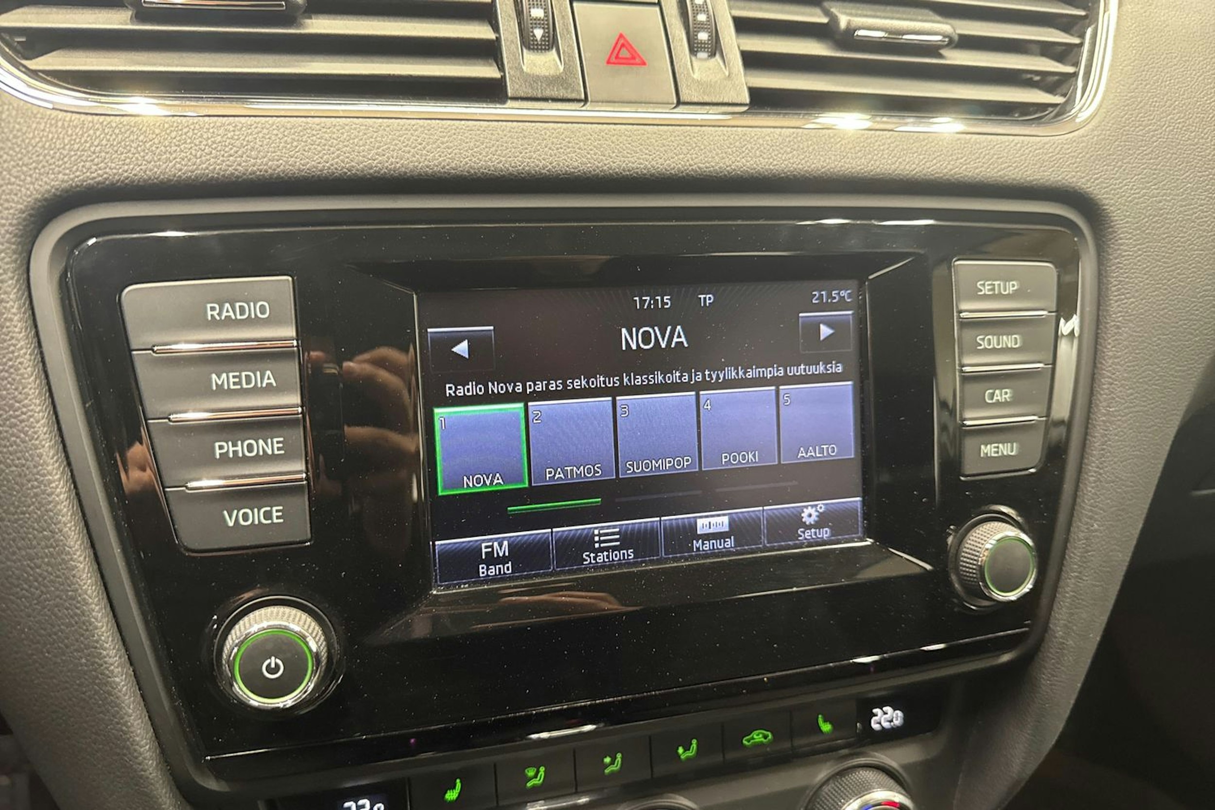 valkoinen Skoda Octavia 2014 kuva 16.