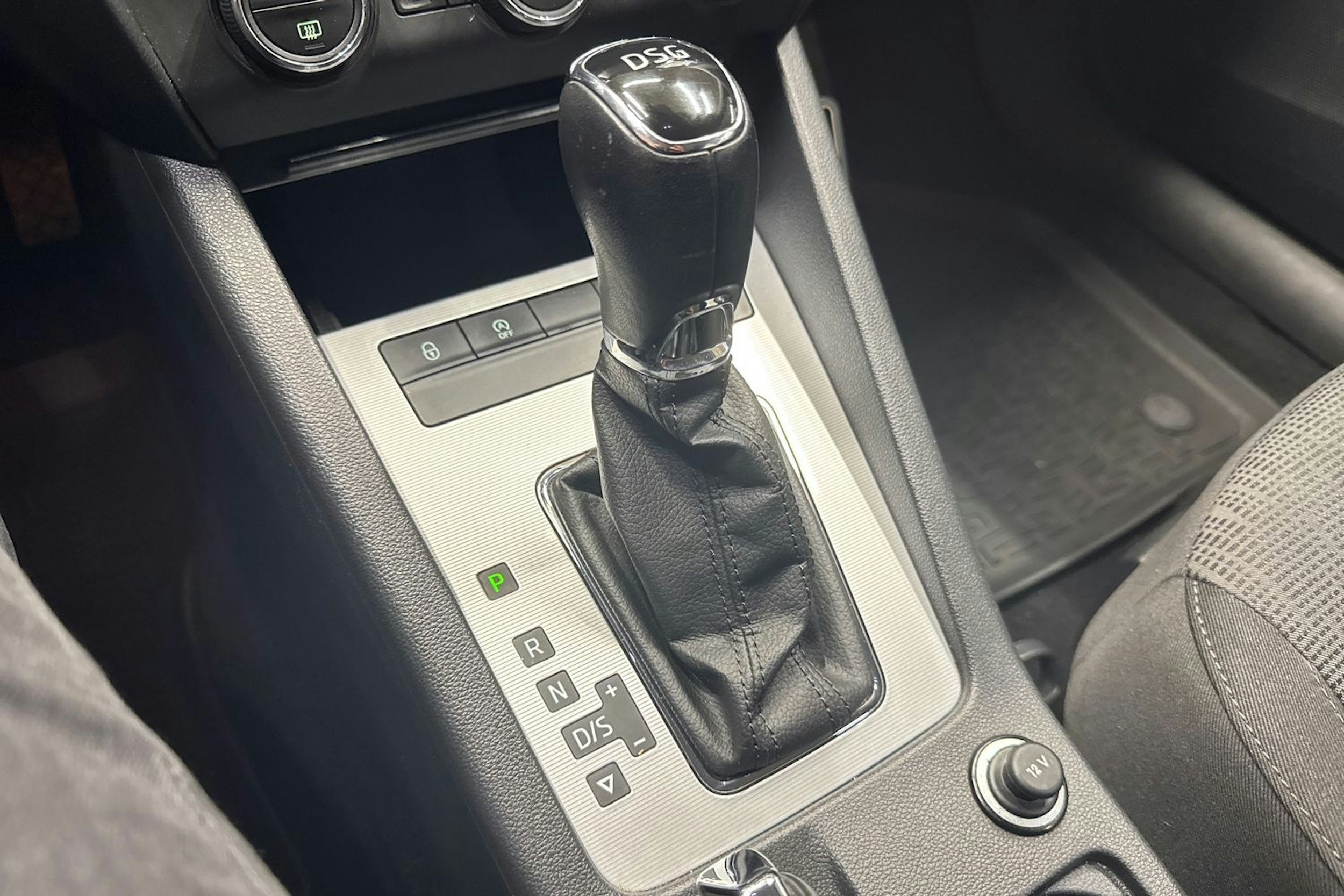 valkoinen Skoda Octavia 2014 kuva 20.