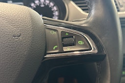 sininen Skoda Octavia 2014 kuva 16.