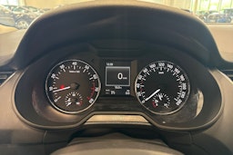 sininen Skoda Octavia 2014 kuva 17.