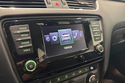 sininen Skoda Octavia 2014 kuva 19.