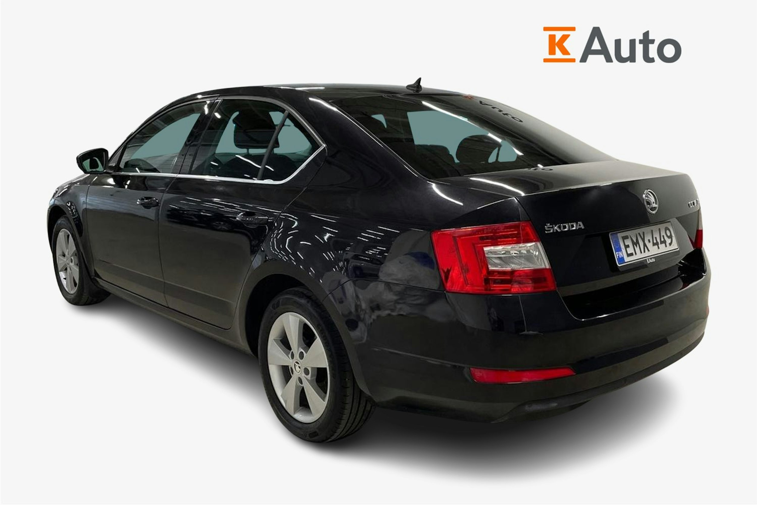Musta Skoda OCTAVIA 2014 kuva 2.