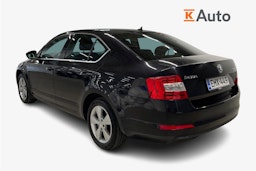 Musta Skoda OCTAVIA 2014 kuva 2.