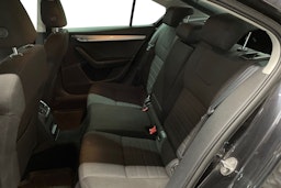 Musta Skoda OCTAVIA 2014 kuva 10.