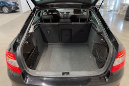 Musta Skoda OCTAVIA 2014 kuva 15.