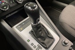 Musta Skoda OCTAVIA 2014 kuva 20.