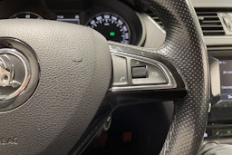 Musta Skoda OCTAVIA 2014 kuva 25.