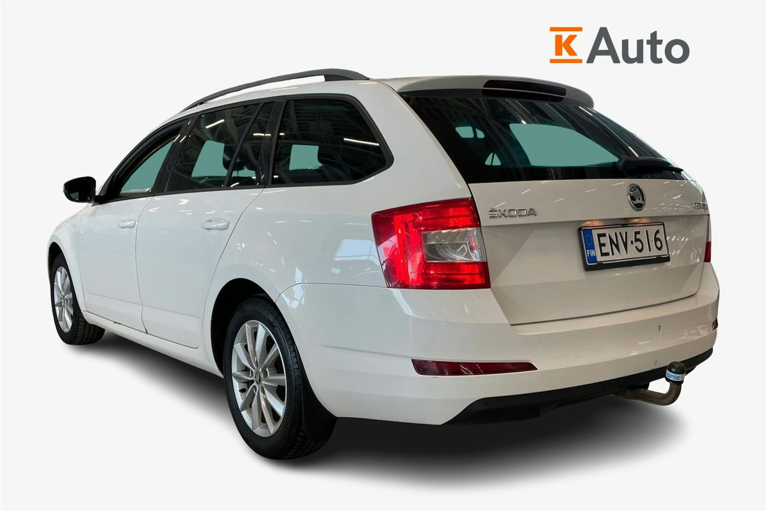 valkoinen Skoda Octavia 2014 kuva 2.