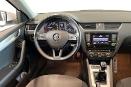 valkoinen Skoda Octavia 2014 kuva 9.