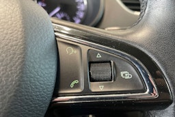 valkoinen Skoda Octavia 2014 kuva 16.